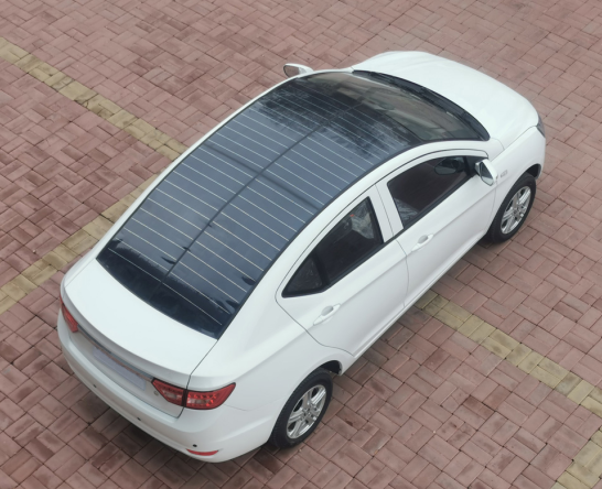 265V سيارة كهربائية تعمل بالطاقة الشمسية EV مع الألواح الشمسية على السطح 0